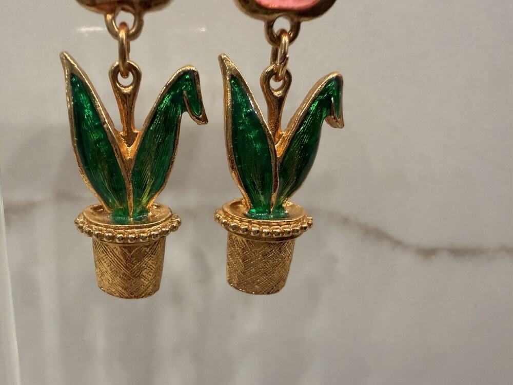 Vintage Avon Tulip Flower Pot Earrings Pink Green Enamel Gold Tone Dangle